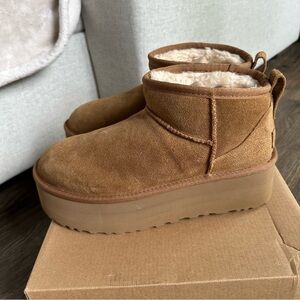 UGG Women’s Classic Ultra Mini Platform - Size 8